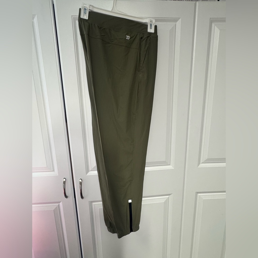 All in Motion Green Sweatpants Joggers
